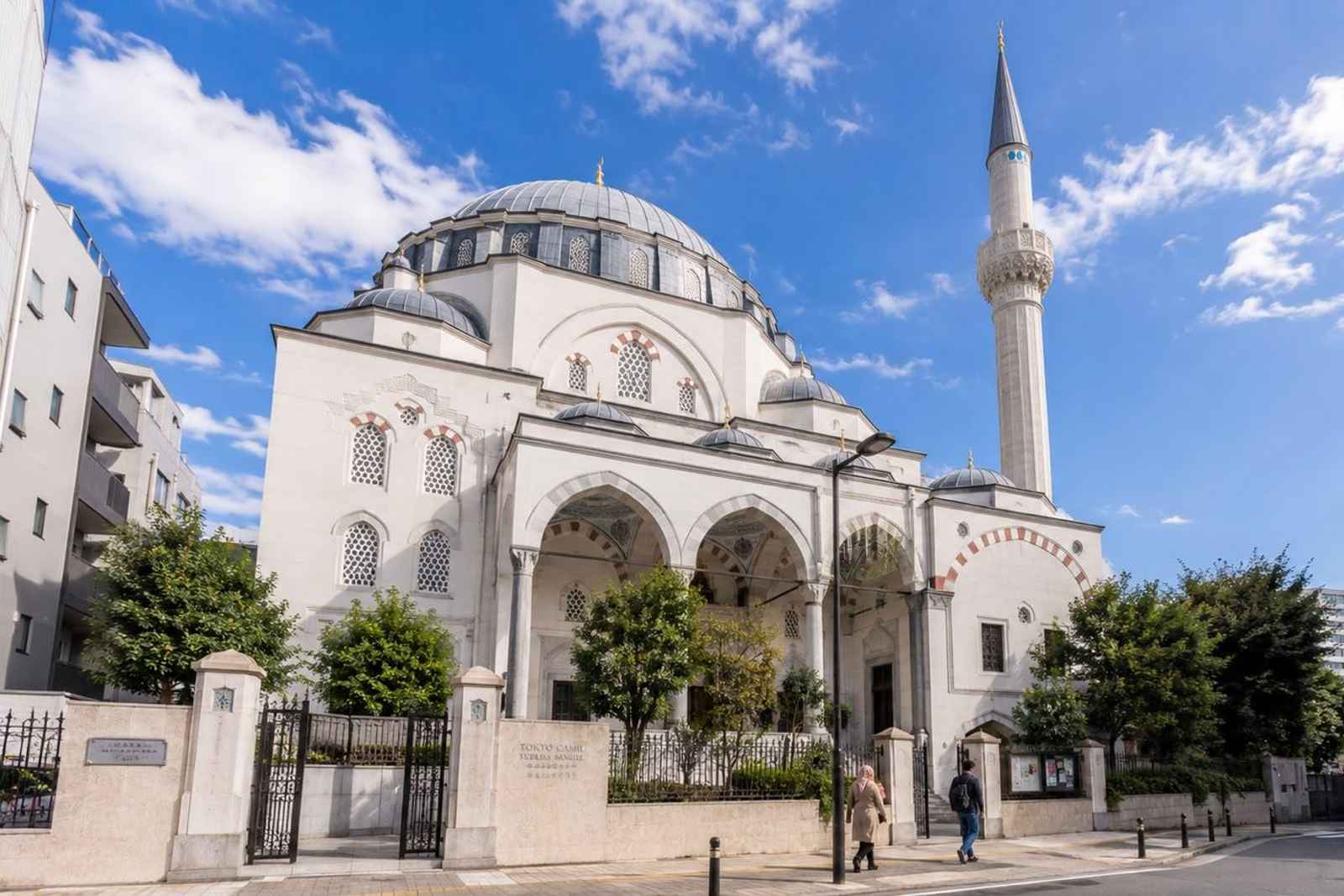 Tokyo Camii Mosque, Meiji Shrine and Harajuku Private Tour
