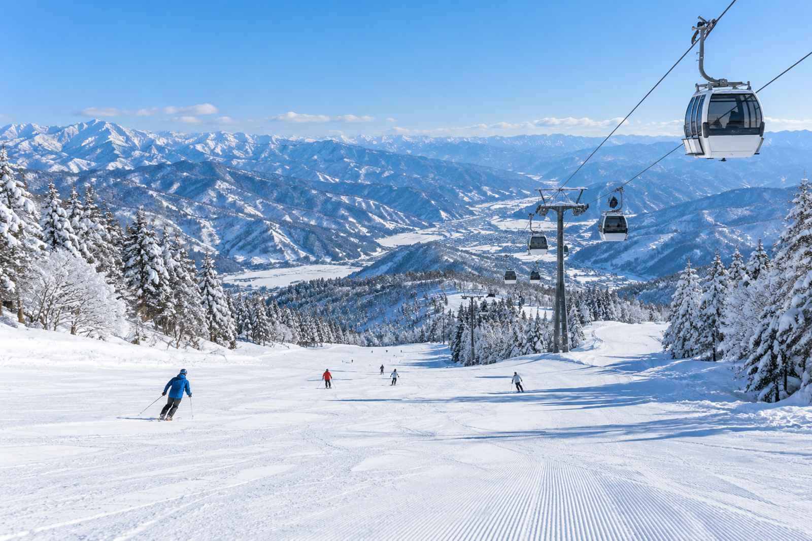 Gala Yuzawa Snow & Onsen - Private Day Tour from Tokyo