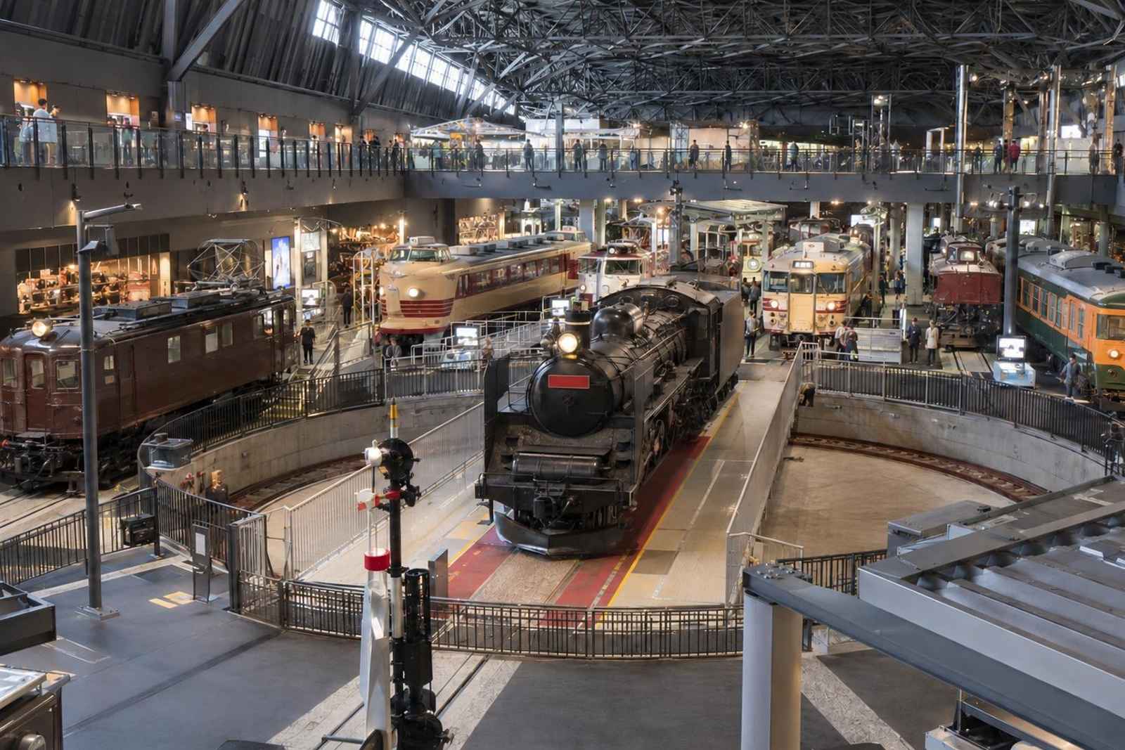 Omiya Bonsai & Railway - Private Day Tour from Tokyo 4