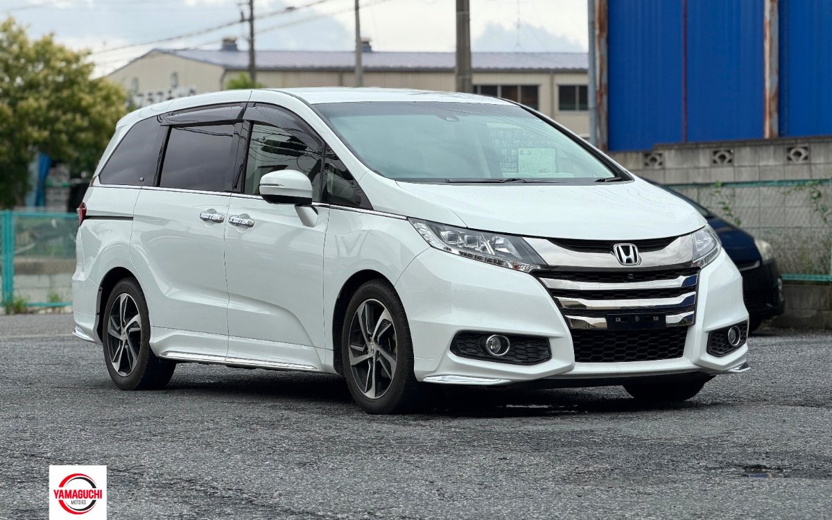 Family Minivan class example: Honda Odyssey at Yamaguchi Motors, Ota