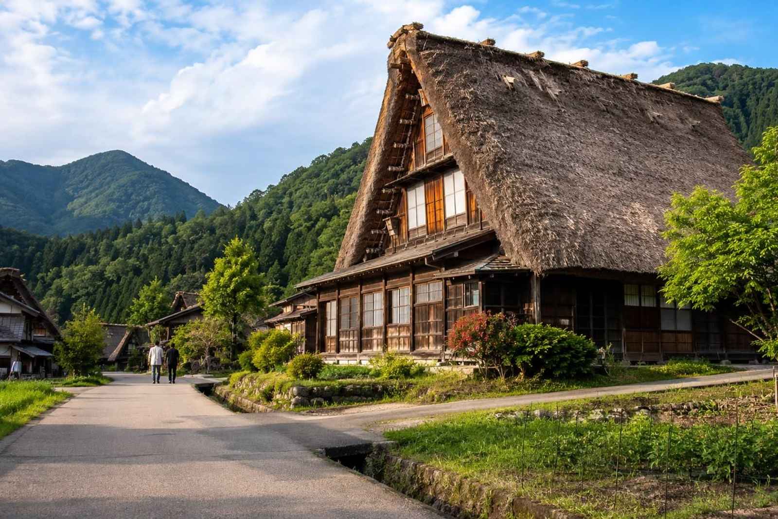 Shirakawa-go Farmhouse Village and Takayama 2-Day Private Tour