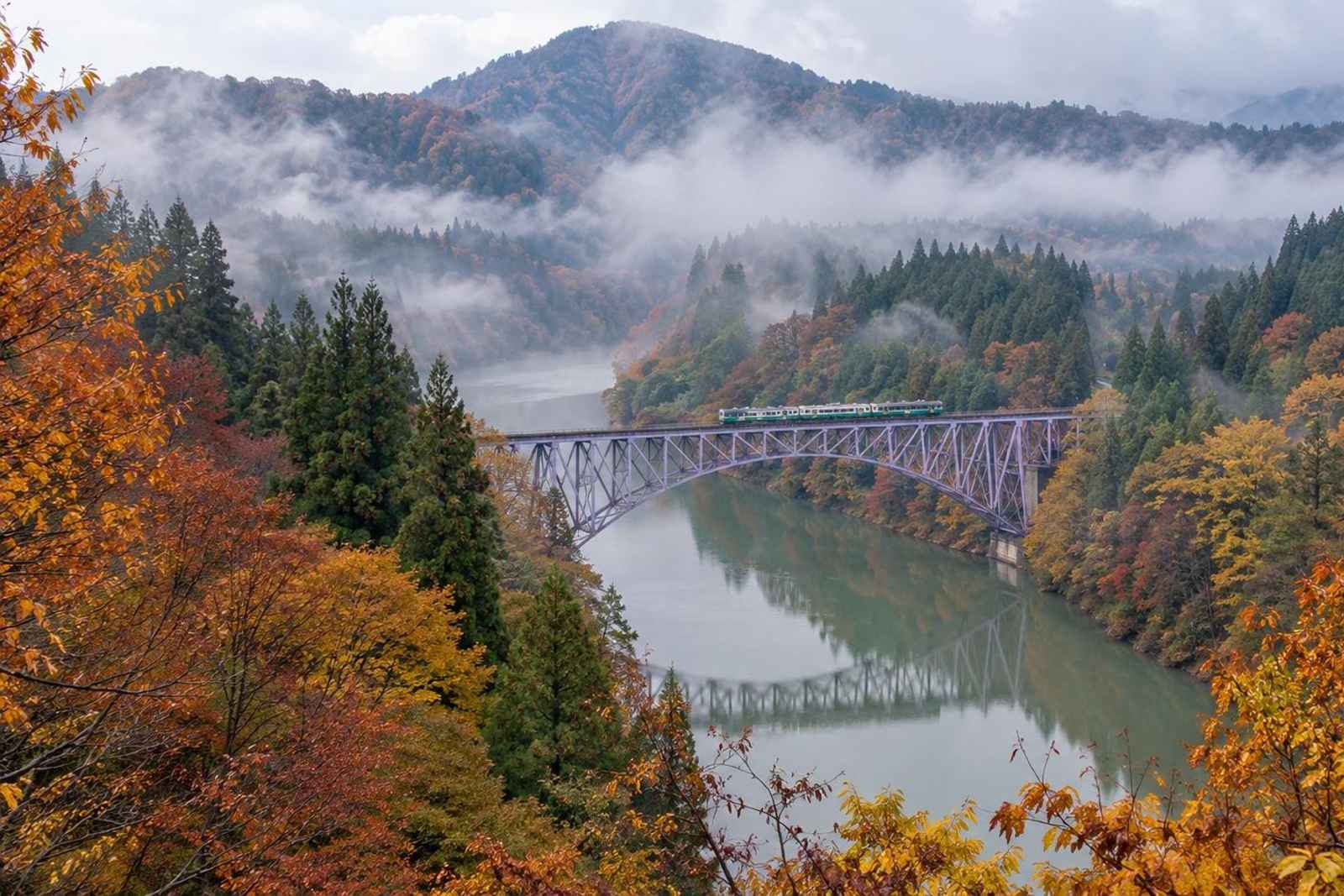 From Tokyo: 2-Day Tadami Line Bridge Customizable Tour 4