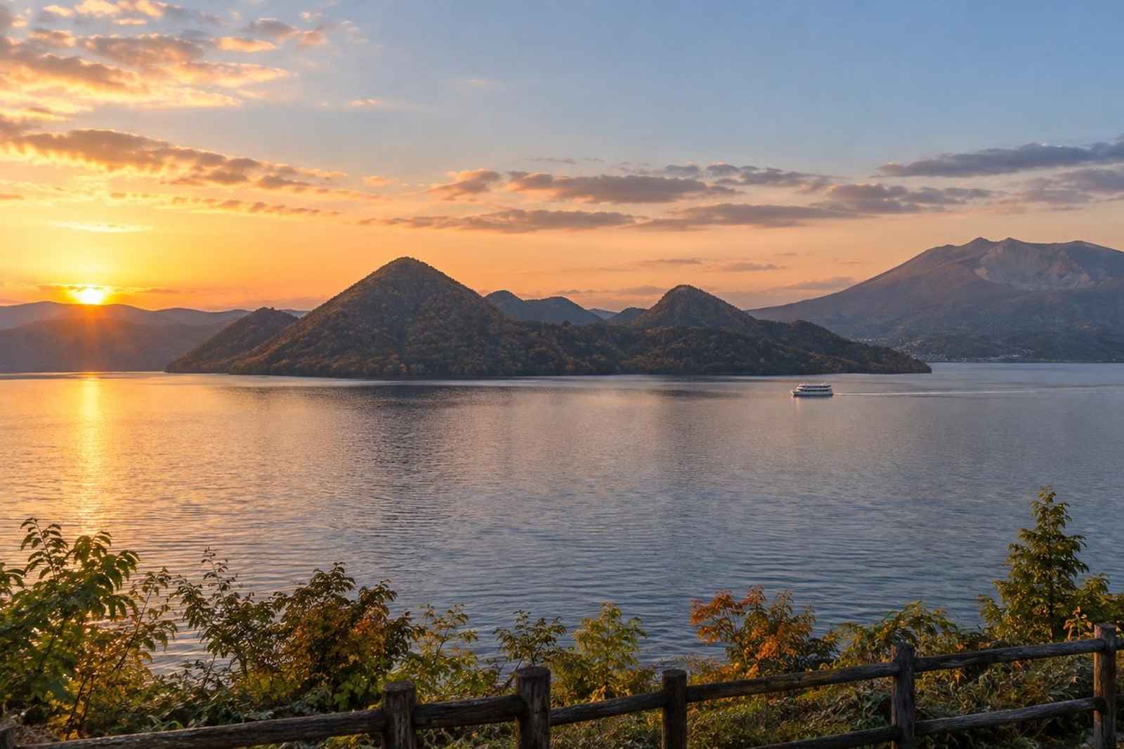 From Tokyo: 5-Day Ainu Upopoy & Onsen Customizable Tour 5