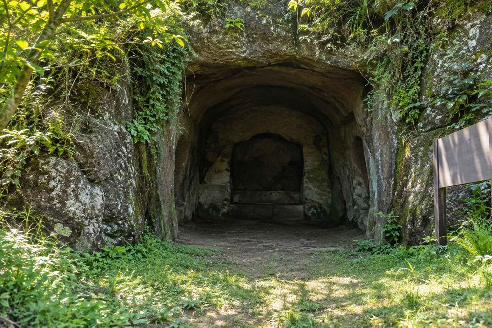 From Tokyo: Yoshimi Cave Tombs Customizable Tour 2